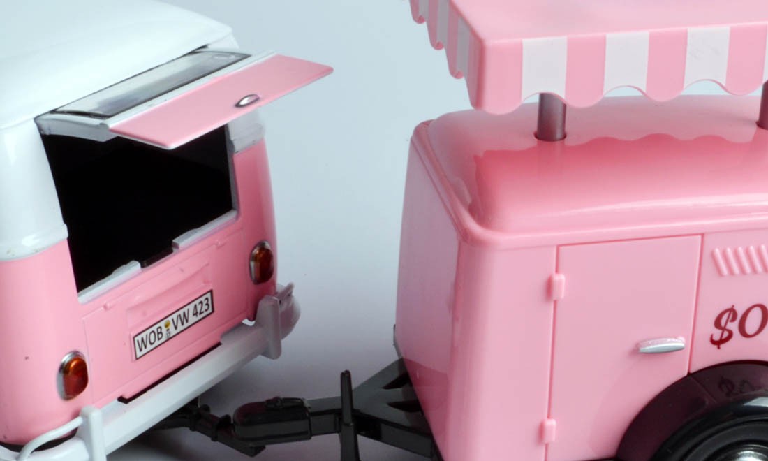 Volkswagen T2 van "Ice Cream set" Pink con rimorchio 1:24 - 8993