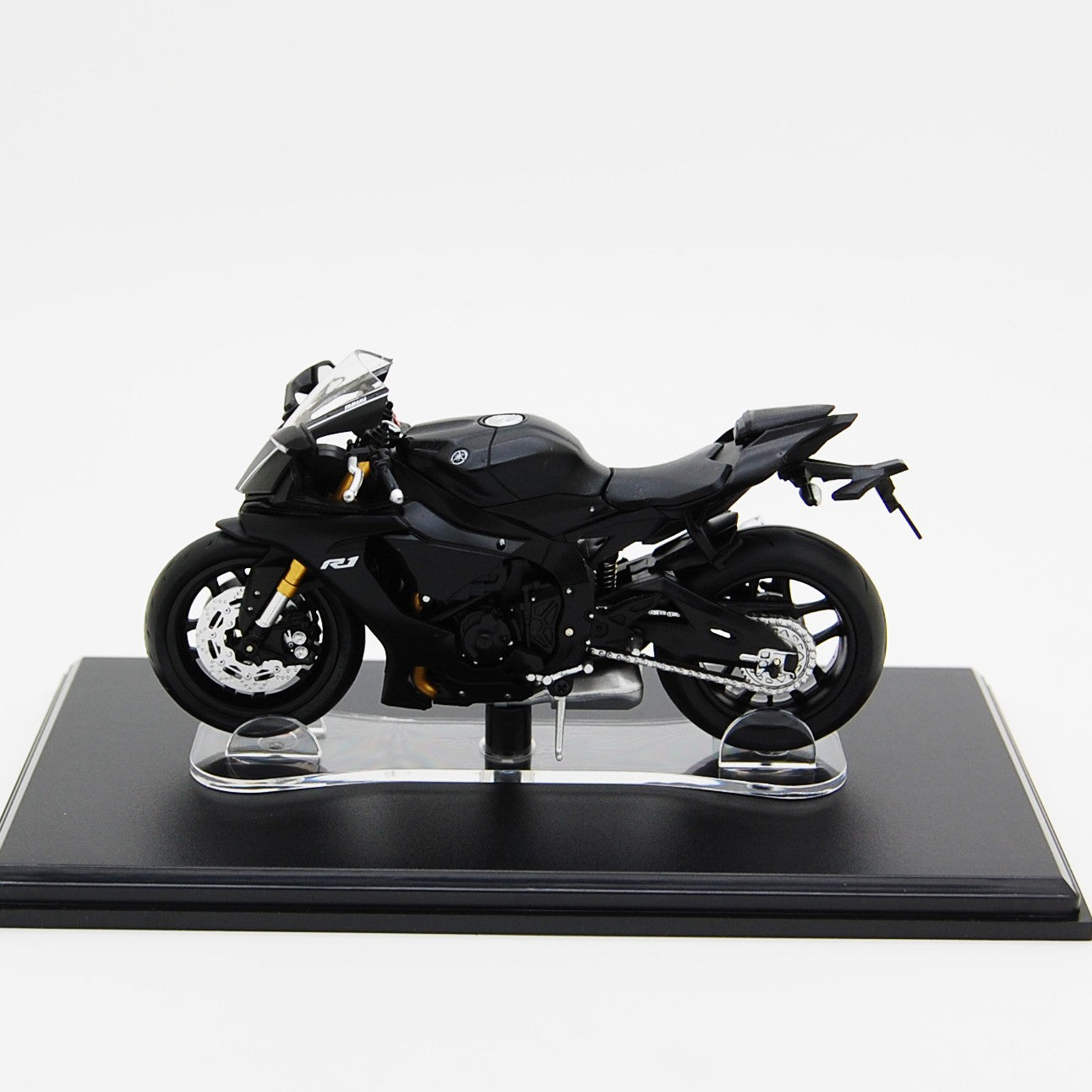 Yamaha YZF-R1 2022 Black 1:18 - 90251