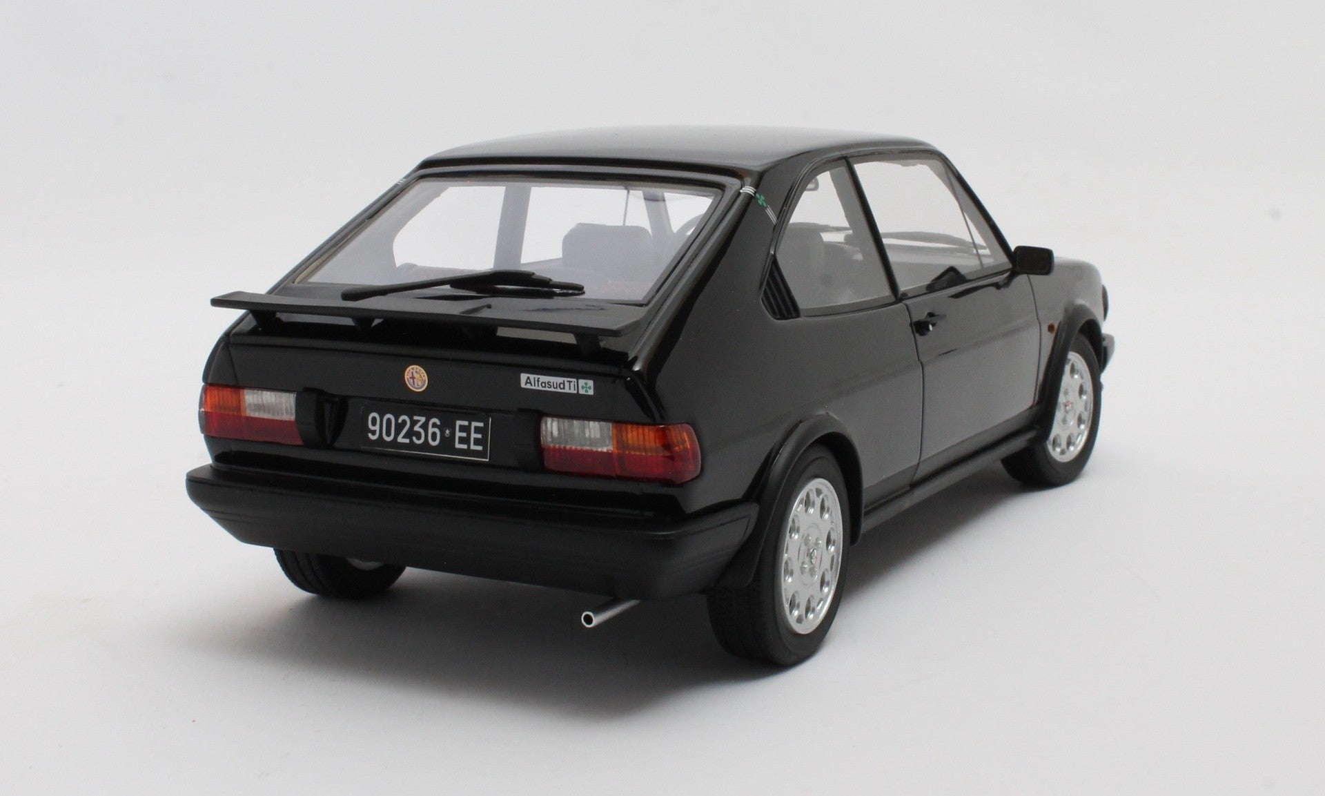 Alfa Romeo Alfa Sud Ti 1983 Black 1:18 - 90280