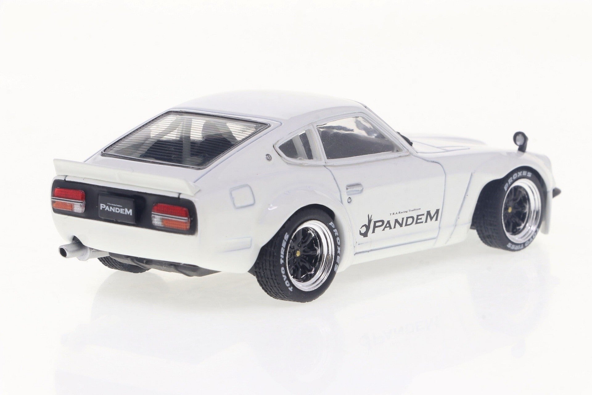 Datsun Pandem 240Z 1973 White 1:43 - 90295