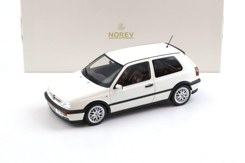 Volkswagen Golf GTi 1996 Candy White 1:18 - 90380