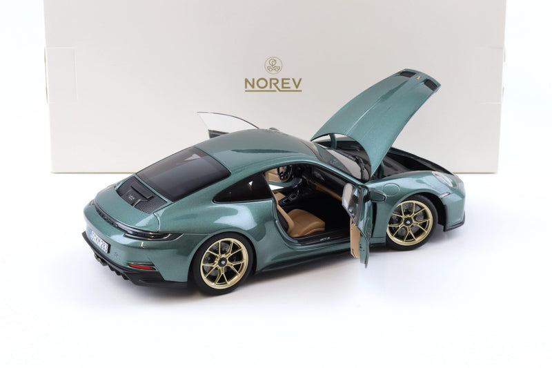 Porsche 911 (992) GT3 2021 Touring Package Malachite Green 1:18 - 90383