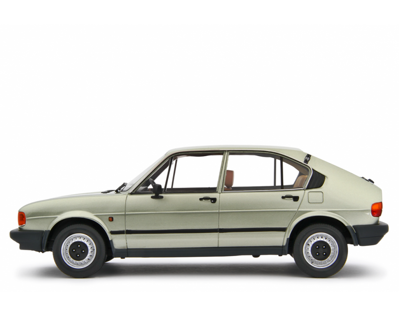 Alfa Romeo Alfasud 1.2 4 Porte 1980 Verde Acqua Metallizzato 1:18 - 90386