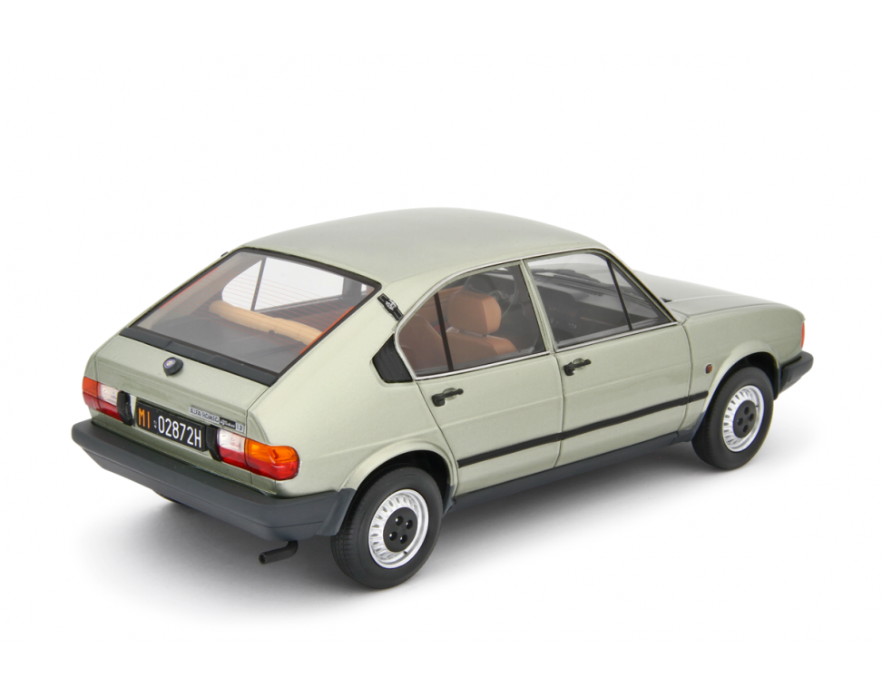 Alfa Romeo Alfasud 1.2 4 Porte 1980 Verde Acqua Metallizzato 1:18 - 90387