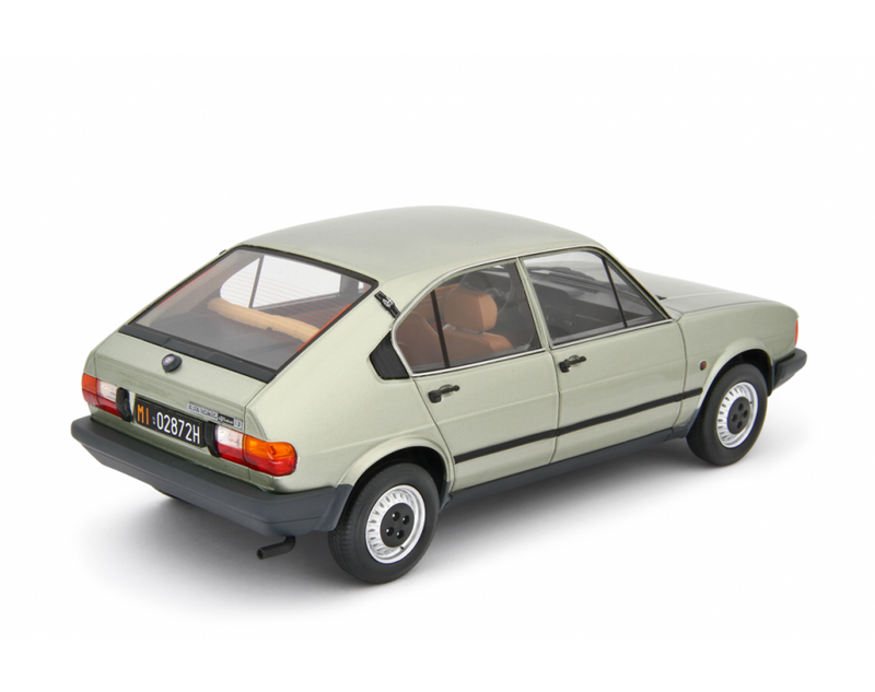 Alfa Romeo Alfasud 1.2 4 Porte 1980 Verde Acqua Metallizzato 1:18 - 90387