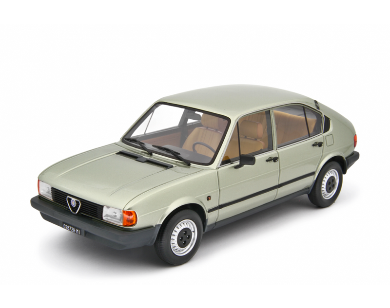 Alfa Romeo Alfasud 1.2 4 Porte 1980 Verde Acqua Metallizzato 1:18 - 90388