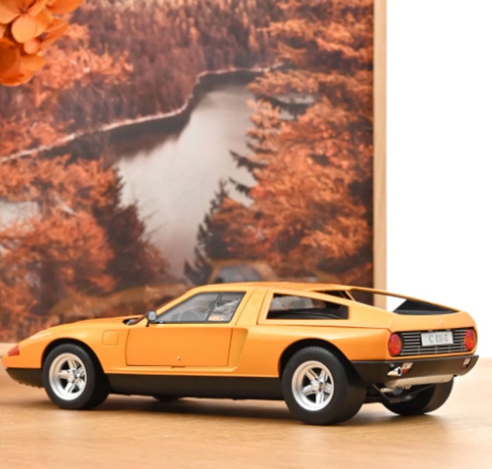 Mercedes-Benz C111 II 1970 Orange 1:18 - 90522
