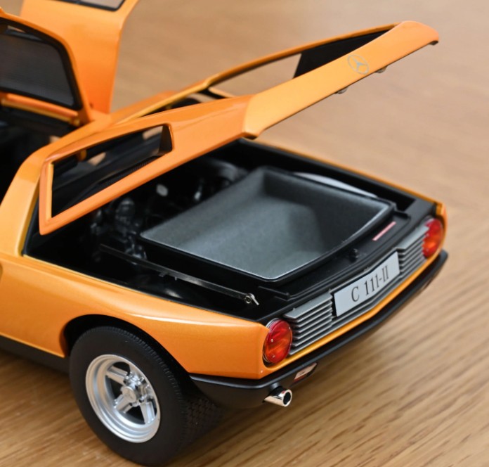 Mercedes-Benz C111 II 1970 Orange 1:18 - 90525