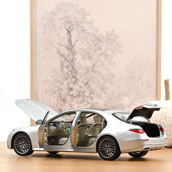 Mercedes-Benz S-Class AMG-Line 2021 Brillant Silver 1:18 - 91092