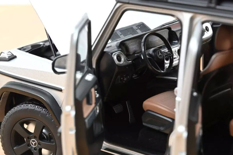 Mercedes-Benz G-Klasse 2024 Iridium Silver 1:18 - 91106