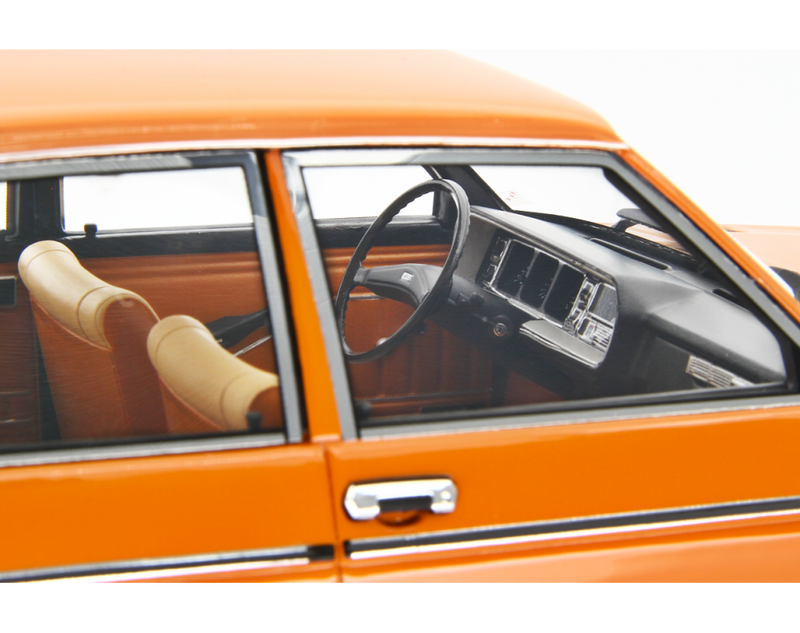 Fiat 131 1600 Mirafiori Special 1974 Giallo-Beige 1:18 - 91411