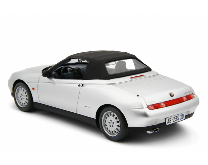 Alfa Romeo Spider 2.0 T.Spark 16V 1995 Grigio Chiaro Metallizzato 1:18 - 91793