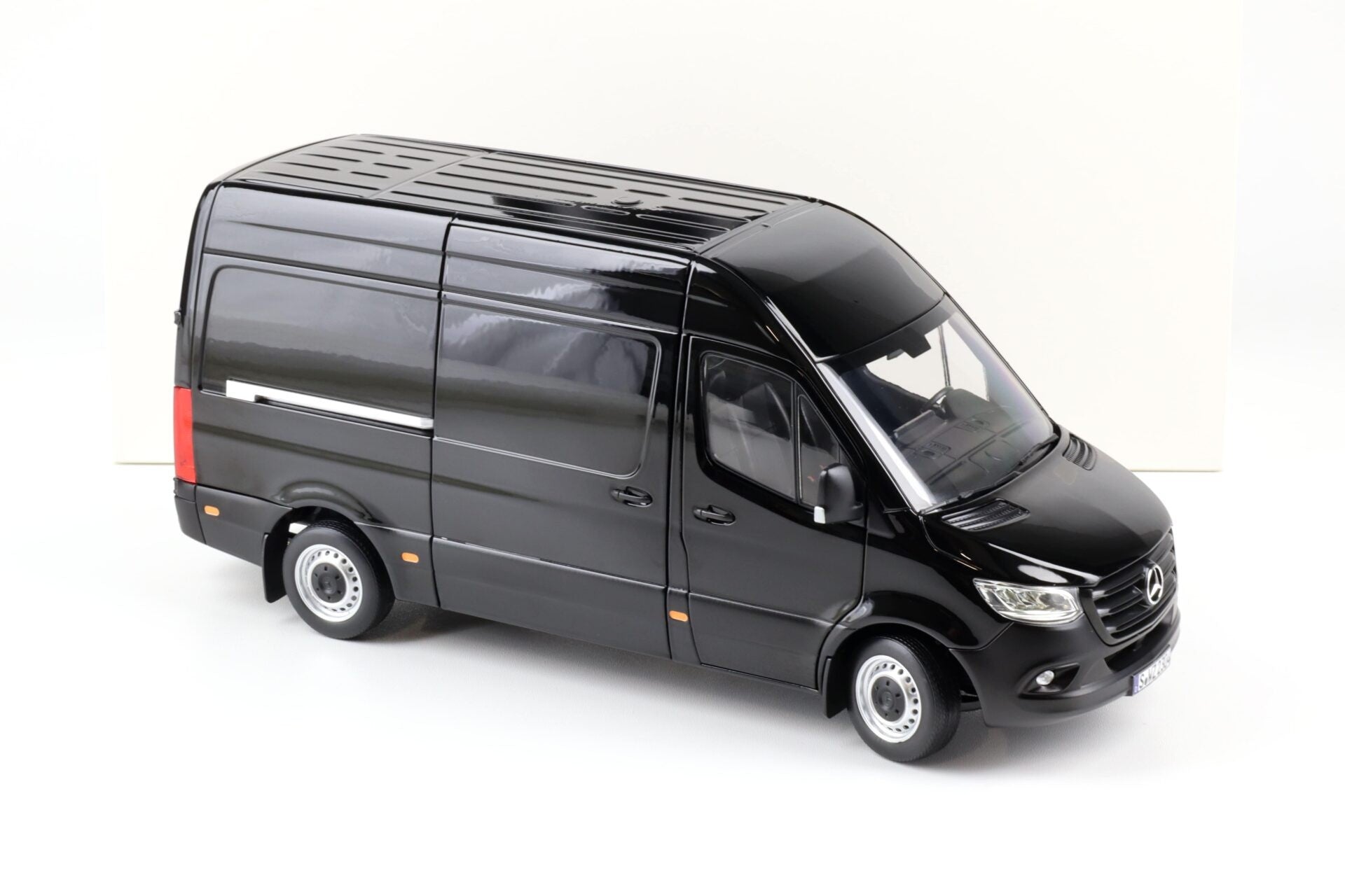 Mercedes-Benz Sprinter 2018 Nero 1:18 - 92210