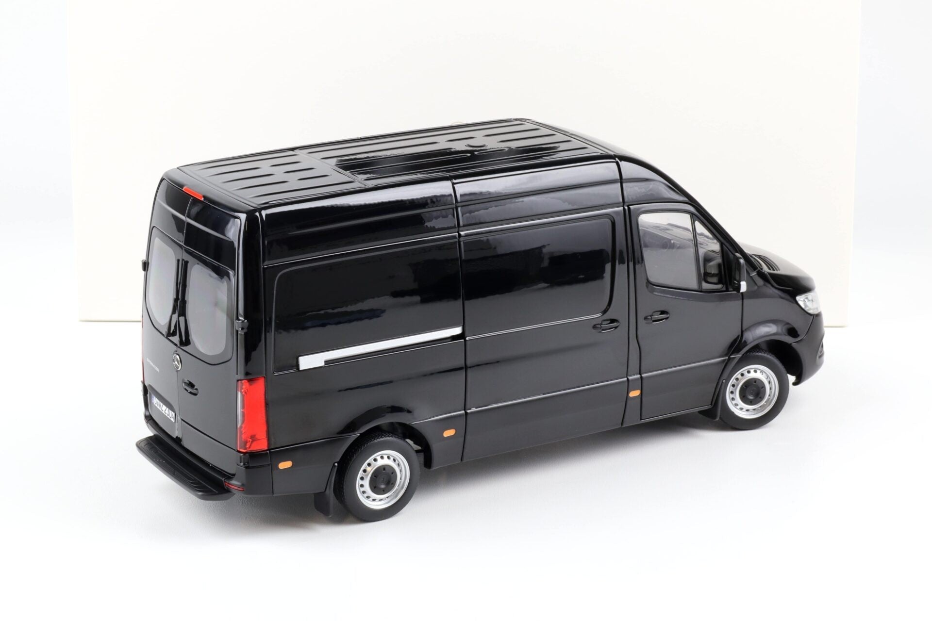 Mercedes-Benz Sprinter 2018 Nero 1:18 - 92211