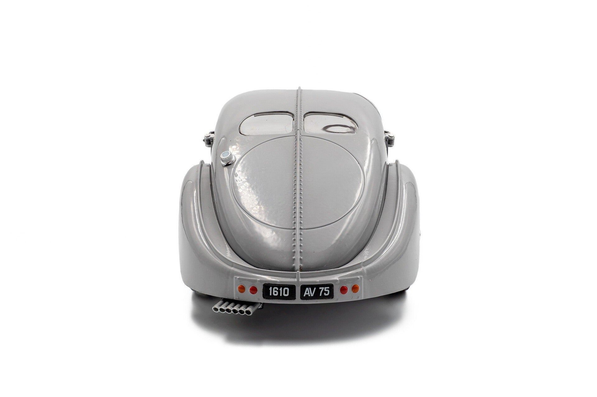 Bugatti Atlantic Type 57 SC 1937 Silver Mat 1:18 - 92407