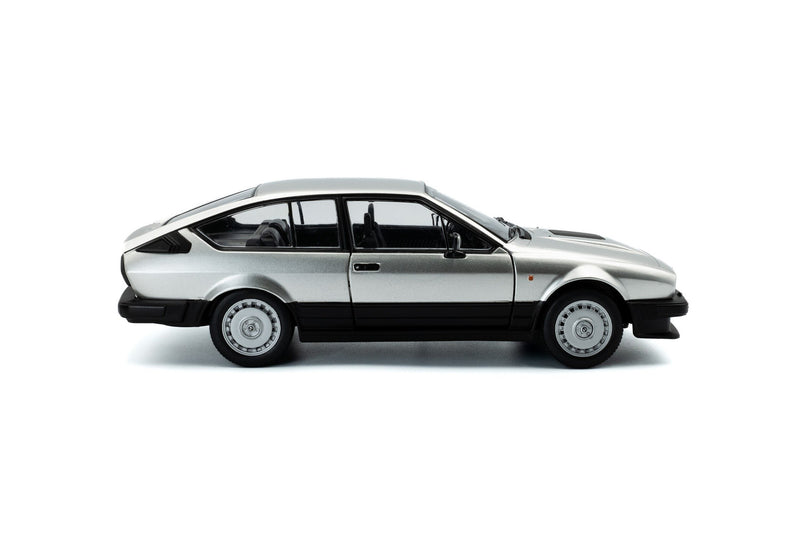 Alfa Romeo GTV6 1984 Silver Metallic 1:18 - 92416