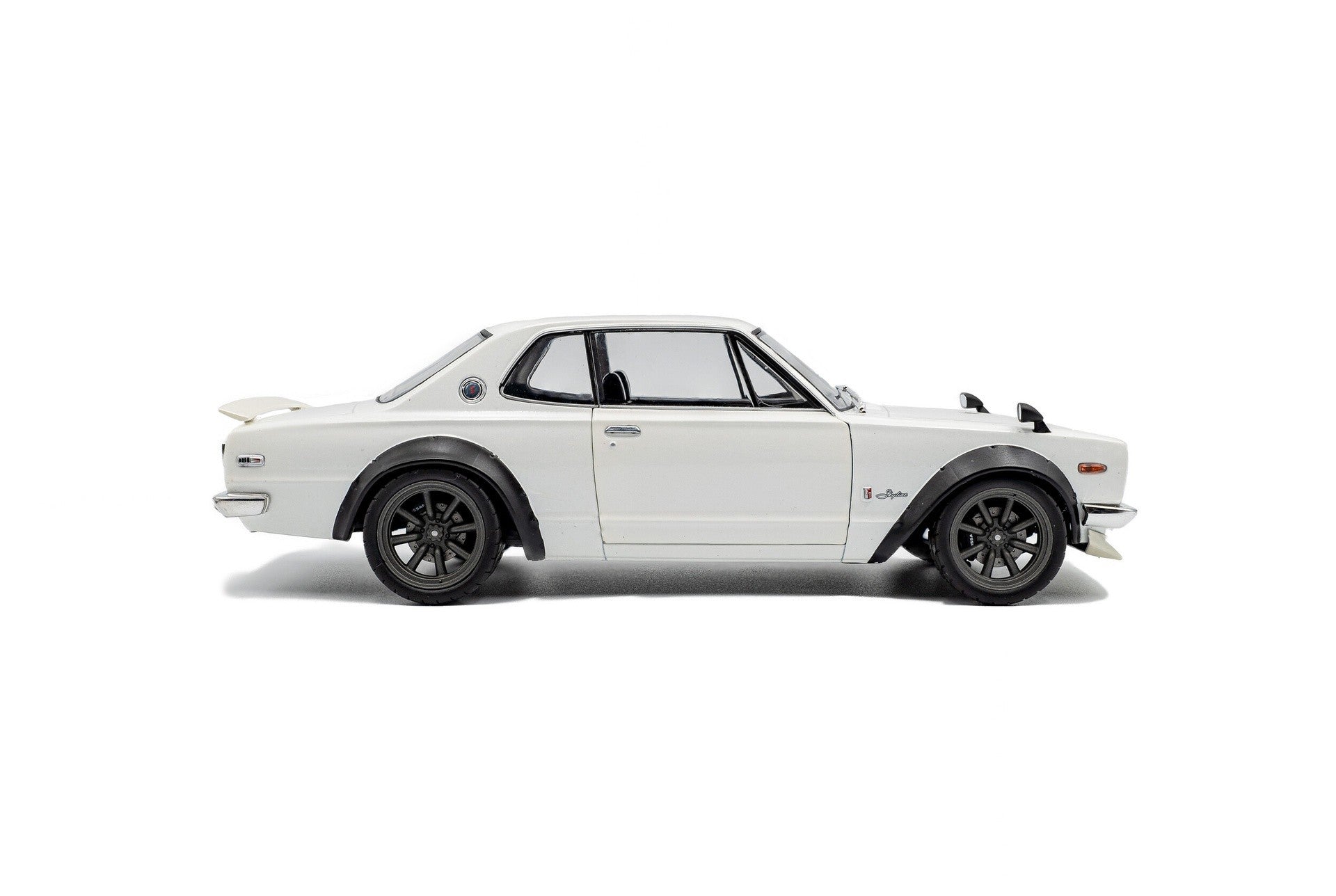 Nissan Skyline (C10) 1970 "Hakosuka" Solido Works White 1:18 - 92520
