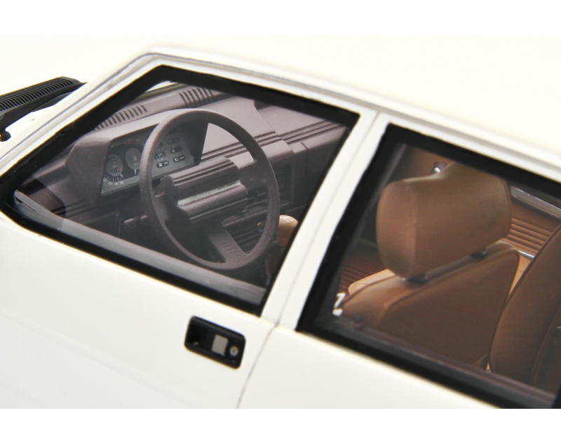 Alfa Romeo Giulietta 1.6 - 1.8 1980 Bianco Capodimonte 1:18 - 92729