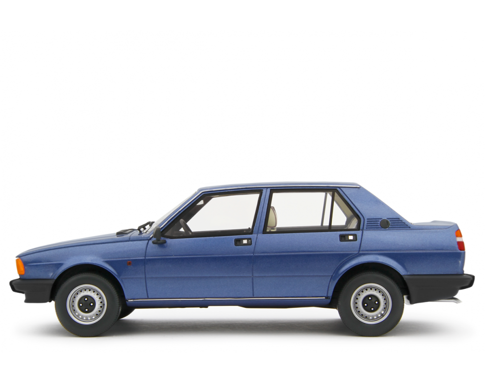 Alfa Romeo Giulietta 1.6 - 1.8 1980 Blu Pervinca 1:18 - 92736