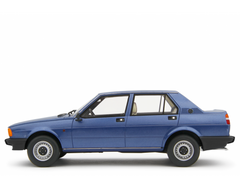 Alfa Romeo Giulietta 1.6 - 1.8 1980 Blu Pervinca 1:18 - 92736