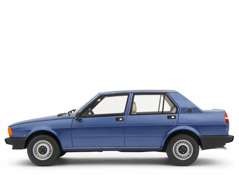 Alfa Romeo Giulietta 1.6 - 1.8 1980 Blu Pervinca 1:18 - 92736