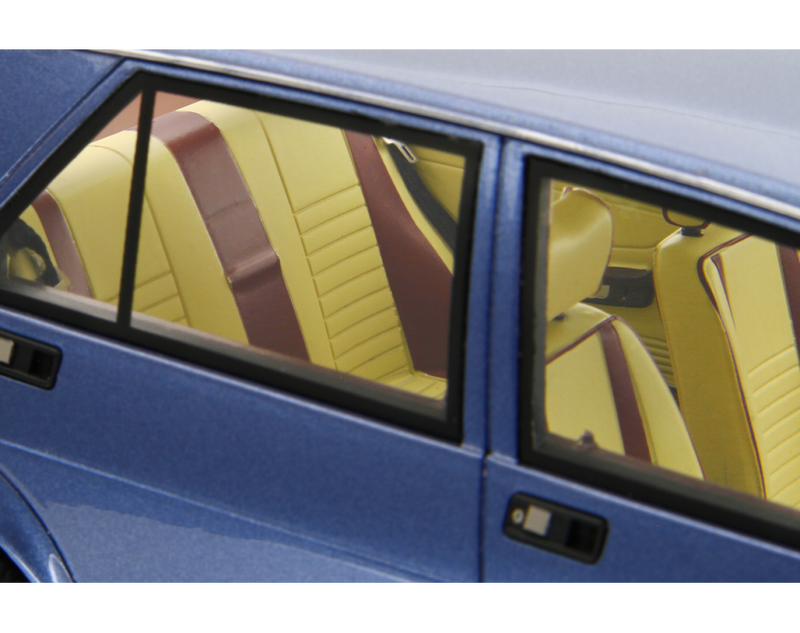 Alfa Romeo Giulietta 1.6 - 1.8 1980 Blu Pervinca 1:18 - 92741