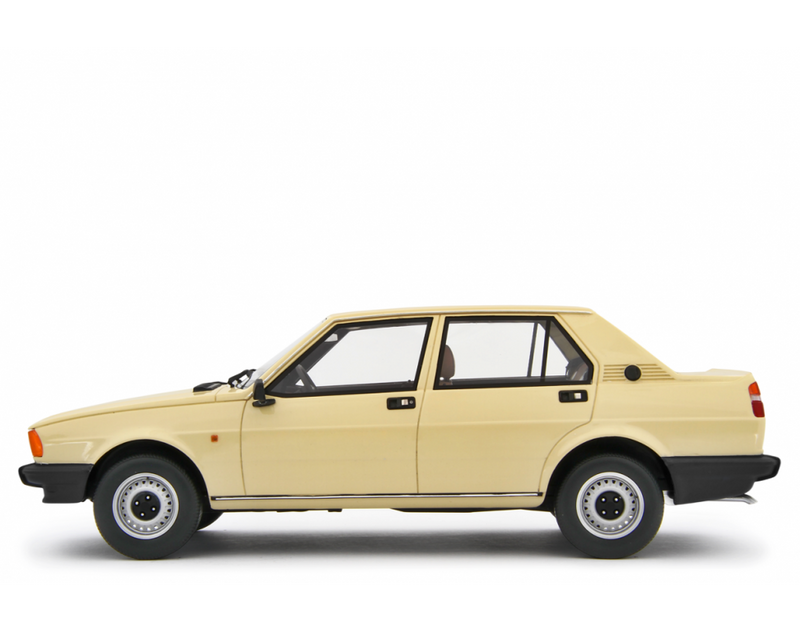 Alfa Romeo Giulietta 1.6 - 1.8 1980 Avorio 1:18 - 92747