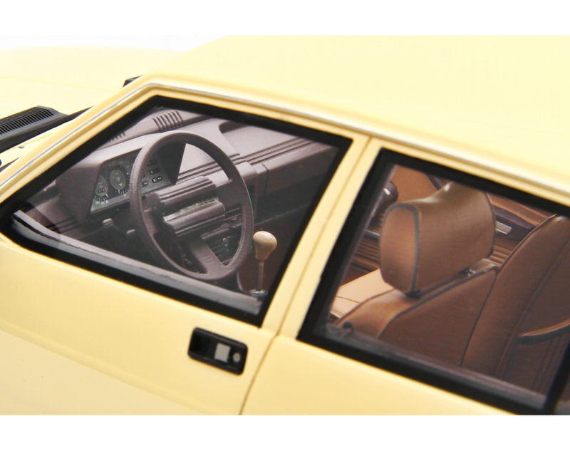 Alfa Romeo Giulietta 1.6 - 1.8 1980 Avorio 1:18 - 92752