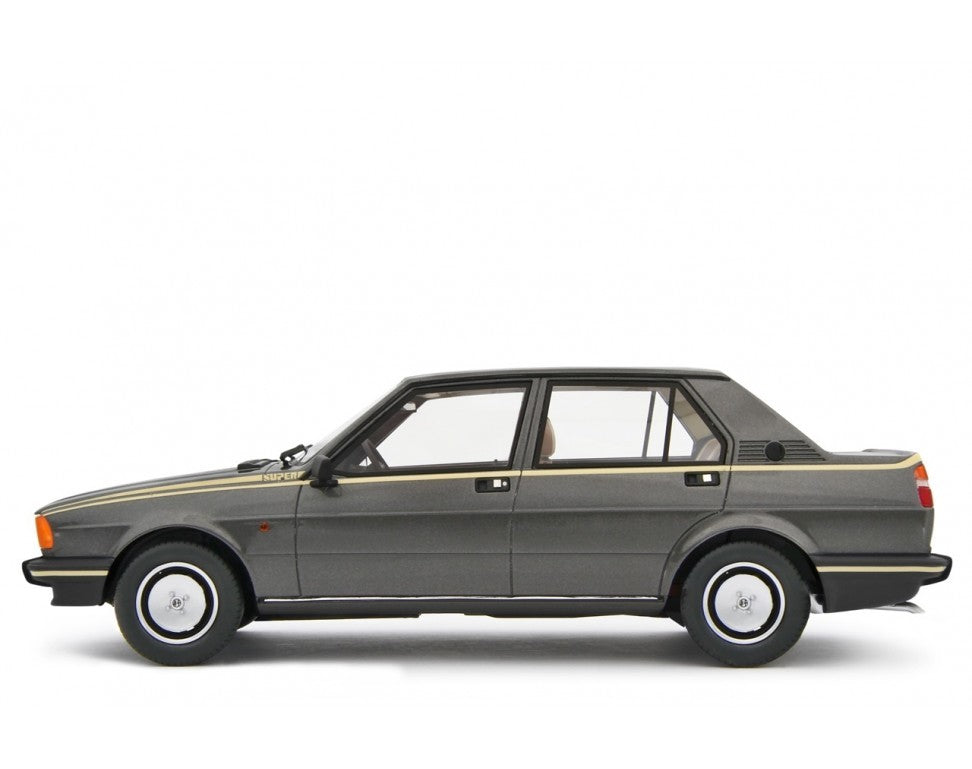 Alfa Romeo Giulietta 2.0 Super 1981 Grigio Nube 1:18 - 92762