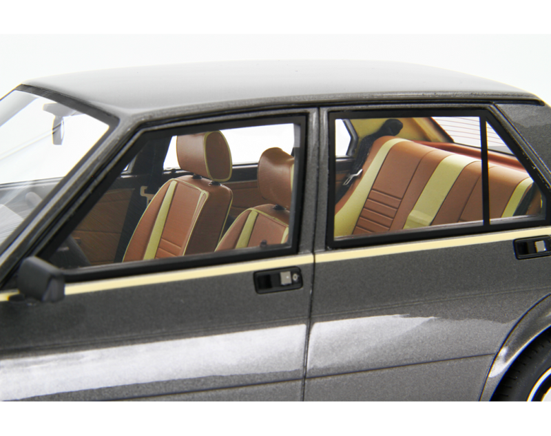 Alfa Romeo Giulietta 2.0 Super 1981 Grigio Nube 1:18 - 92766