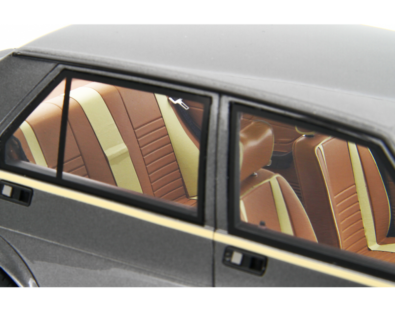 Alfa Romeo Giulietta 2.0 Super 1981 Grigio Nube 1:18 - 92767