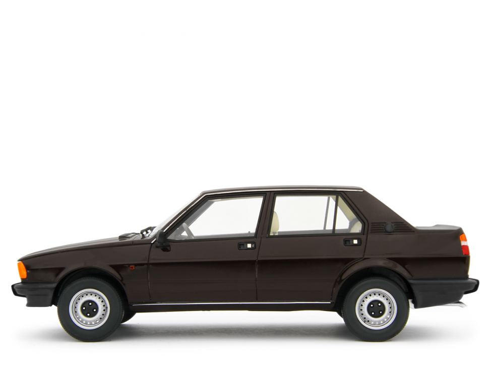Alfa Romeo Giulietta 1.6 - 1.8 1980 Marrone Testa di Moro 1:18 - 92785