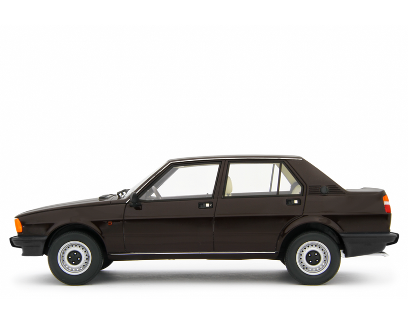 Alfa Romeo Giulietta 1.6 - 1.8 1980 Marrone Testa di Moro 1:18 - 92785