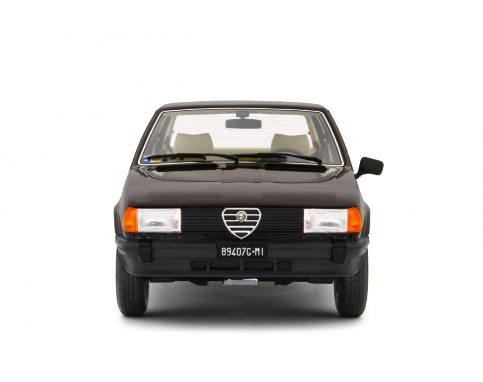 Alfa Romeo Giulietta 1.6 - 1.8 1980 Marrone Testa di Moro 1:18 - 92786