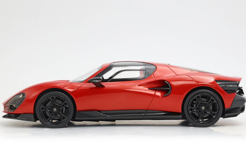 Alfa Romeo 33 Stradale 2025 Arancio Metallizzato con Teca 1:18 - 92876