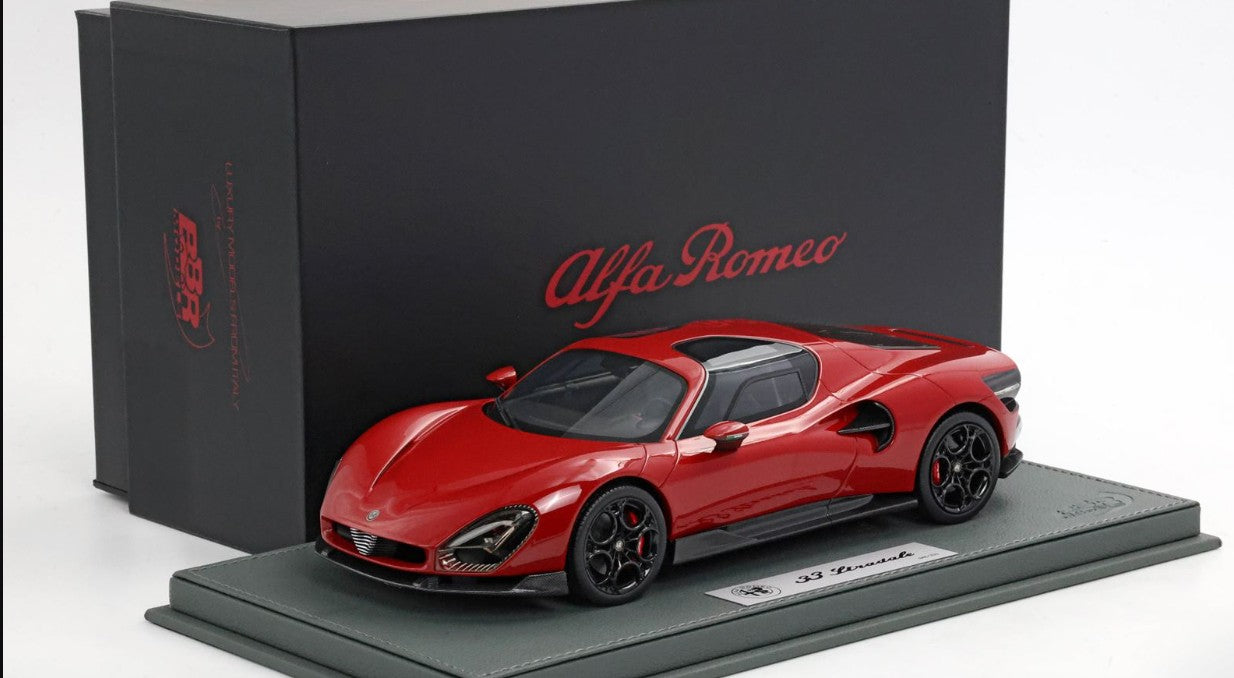 Alfa Romeo 33 Stradale 2025 Rosso Alfa con Teca 1:18 - 92890