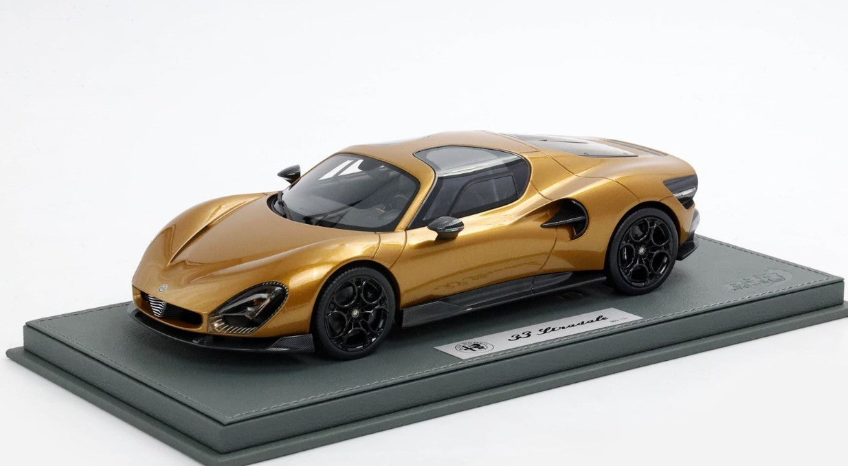 Alfa Romeo 33 Stradale 2025 Ocra interni Nero con Teca 1:18 - 92901