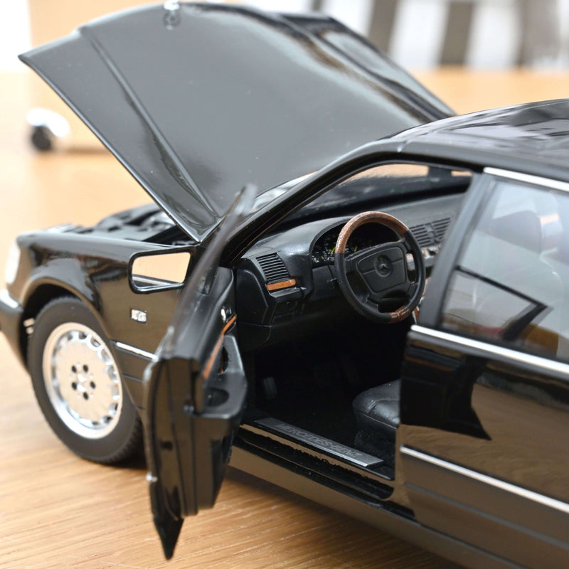 Mercedes-Benz S600 1997 Noir Obsidian metallisé 1:18 - 92960
