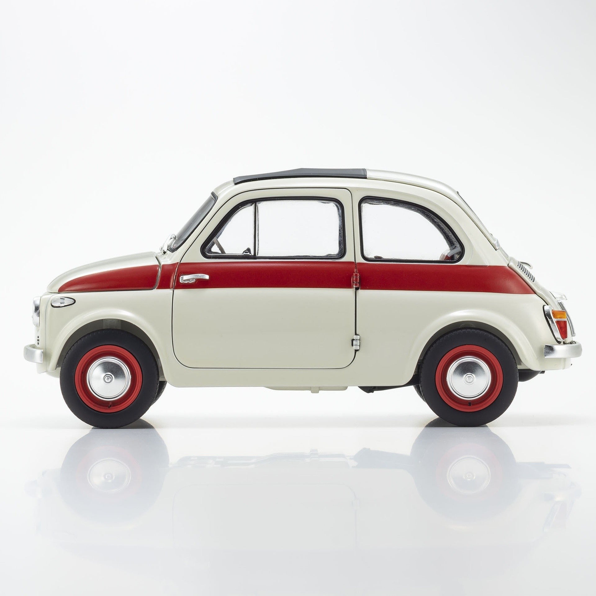 Fiat Nuova 500 Sport Grigio Chiaro con Linea Rossa sulla Fiancata 1:18 - 93166