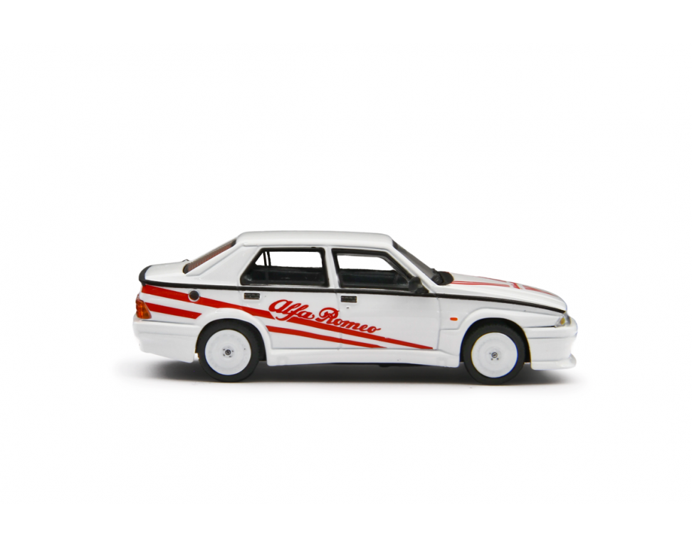 Alfa Romeo Alfa 75 1.8i Turbo Evoluzione 1987 Bianco 1:64 - 93562
