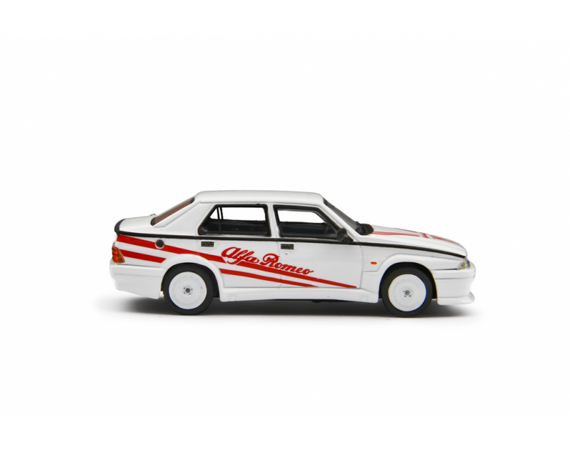 Alfa Romeo Alfa 75 1.8i Turbo Evoluzione 1987 Bianco 1:64 - 93562