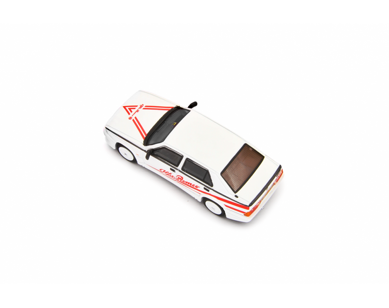 Alfa Romeo Alfa 75 1.8i Turbo Evoluzione 1987 Bianco 1:64 - 93565
