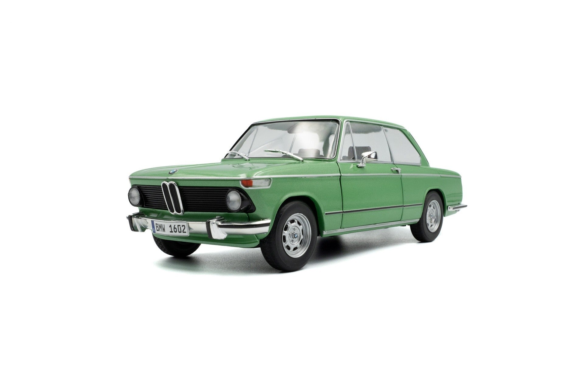 BMW 1602 1971 Green Taiga 1:18 - 93843
