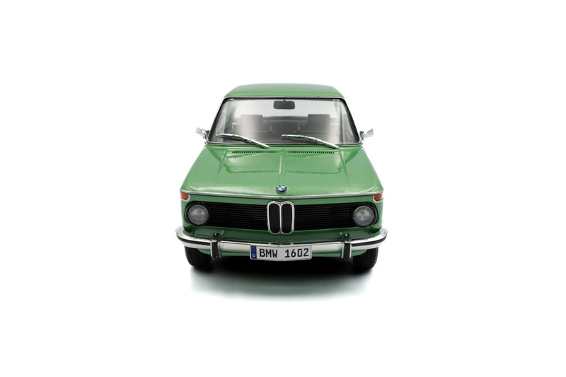BMW 1602 1971 Green Taiga 1:18 - 93848