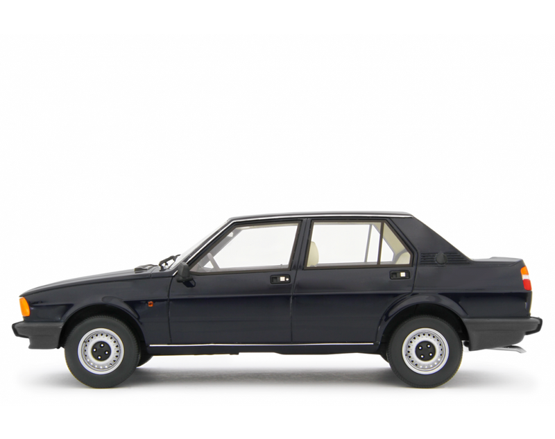 Alfa Romeo Giulietta 1.6 - 1.8 1980 Blu Olandese 1:18 - 94054