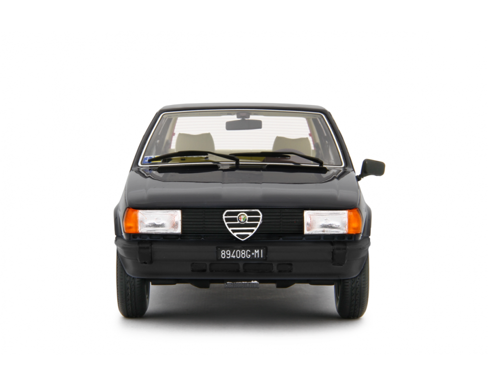 Alfa Romeo Giulietta 1.6 - 1.8 1980 Blu Olandese 1:18 - 94055