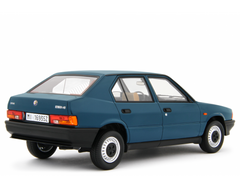 Alfa Romeo 33 1.3S Edizione 1985 Verde 1:18 - 94076