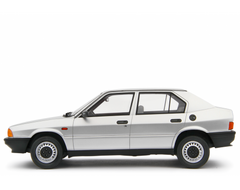 Alfa Romeo 33 1.3S Edizione 1985 Grigio Metallizzato 1:18 - 94085
