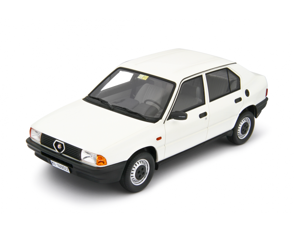 Alfa Romeo 33 1.3S Edizione 1985 Bianco 1:18 - 94094