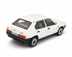 Alfa Romeo 33 1.3S Edizione 1985 Bianco 1:18 - 94095